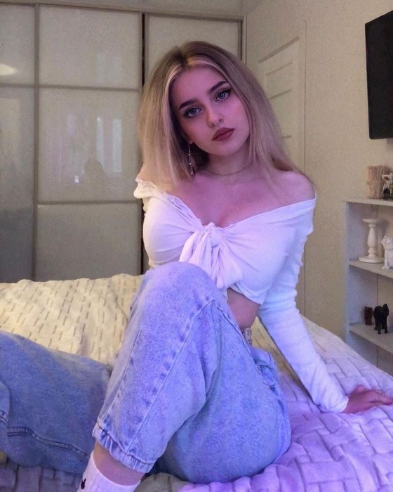 Интим-услуги: Проститутка без актёрской поддержки